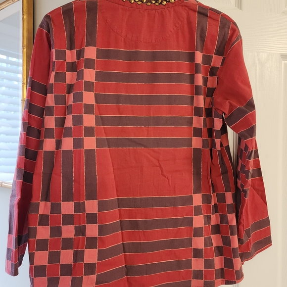 Chic Red and Black Checkered Blouse - Picture 2 of 4